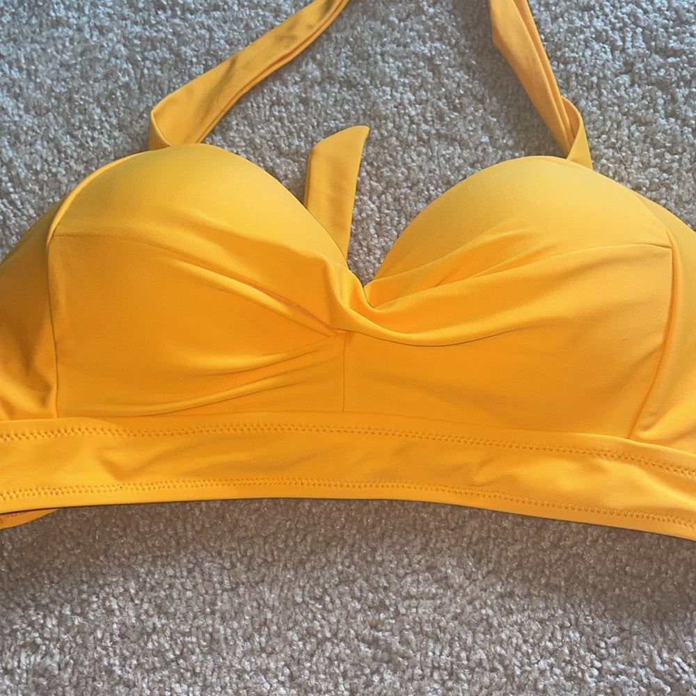 Yellow Halter Bikini Top size medium tie top and duel tie back swim wear bikini - Picture 2 of 4